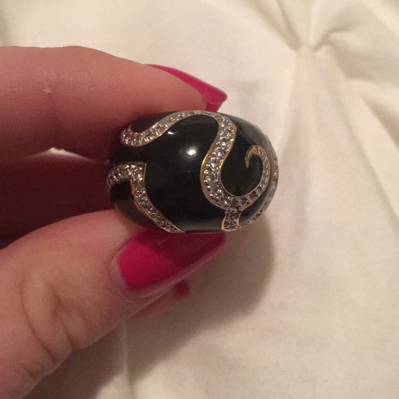 Gorgeous detailed ring - Picture 2 of 6